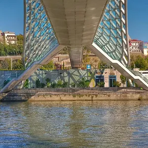 The Bridge Хостел Тбилиси